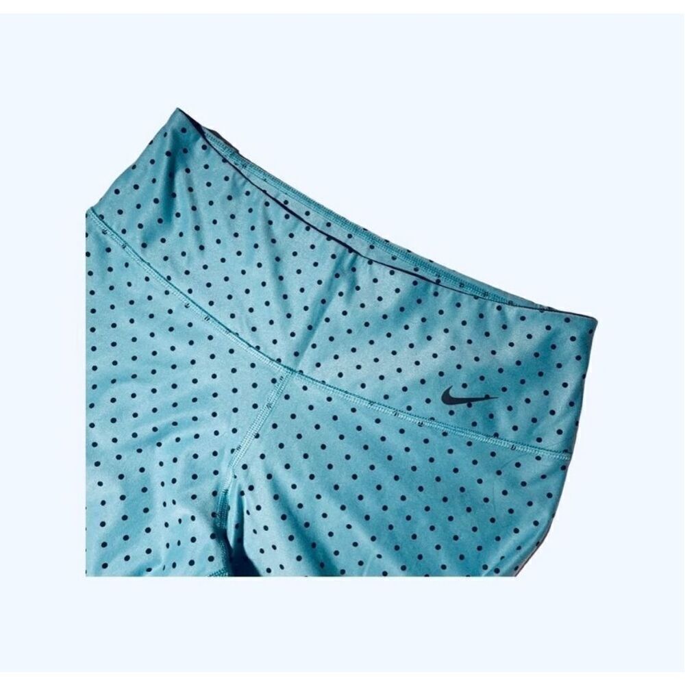 Nike Cropd - Picture 4 of 5